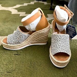 Espadrille wedges
